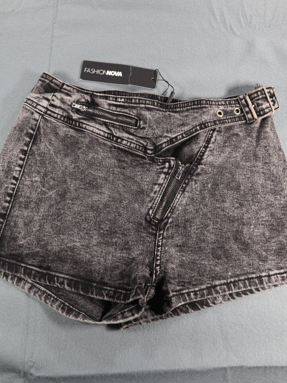 Fashion Nova Acid Wash Black Denim Skort with Belt Detail New with Tags Size 7
